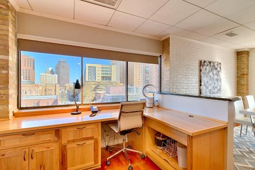 Riverwalk Plaza Hotel