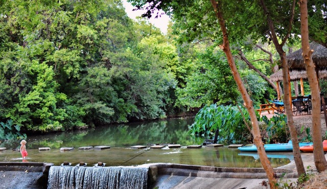 Romantic Getaway Cabin on Creek! Relax and unwind surrounded by nature! - RC23