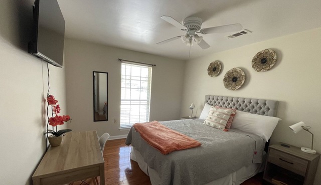 Romantic white farm 4 bedroom house
