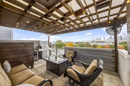 Rooftop EaDo Nr Downtown Yard BBQ Games WiFi