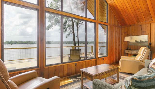 Round Rock Cabin-Rustic Charm for Family Gatherings