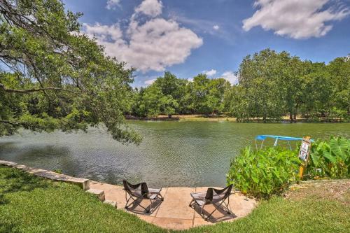 Round Rock Lakefront Home w/Water Toys & Fire Pit