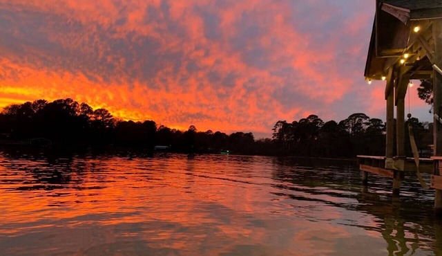 Royal Waters - Waterfront - Boat Rentals available