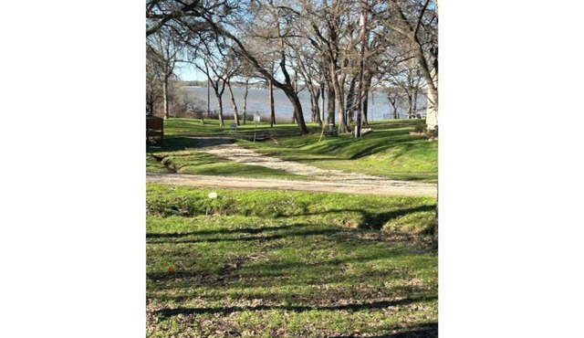 Rustic Country Cabin with a Lake View! Easy Access to Lake Tawakoni