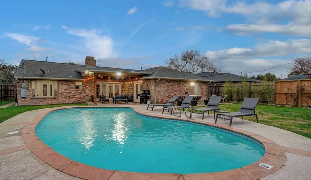 Rustic Modern Escape | 4-BD/2-BA with Pool & Patio