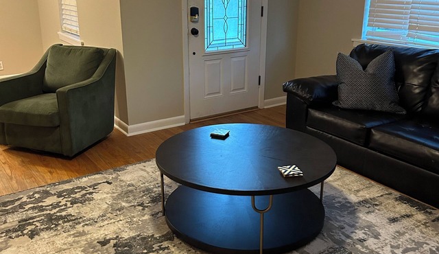 Safe, spacious, and comfortable 4 bed 3 bath house in midtown Shreveport
