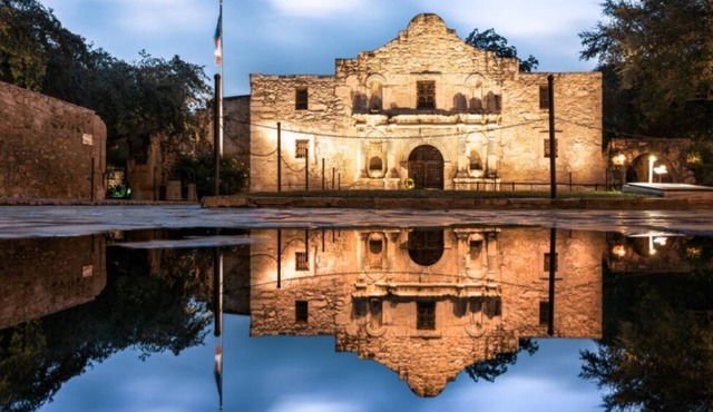 San Antonio Serenity: 23 Min To Six Flags Sleeps 10, 3-Bedroom/2.5Bath