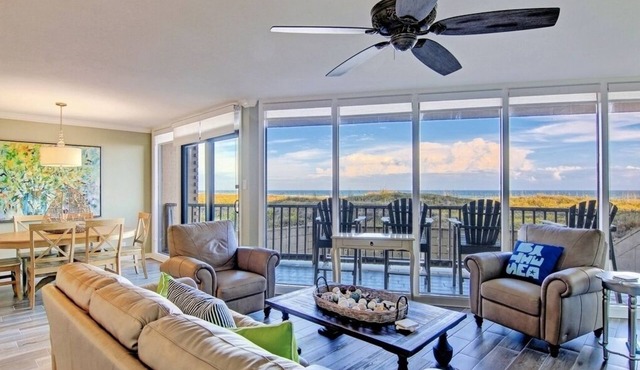 Sea Gull #102: Beachfront 2 Bedroom 2 Bathroom With Spectacular Views and 24 Hour Management