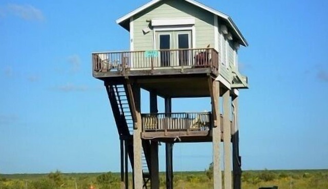 Seagull Shores 1 Bedroom Home by RedAwning
