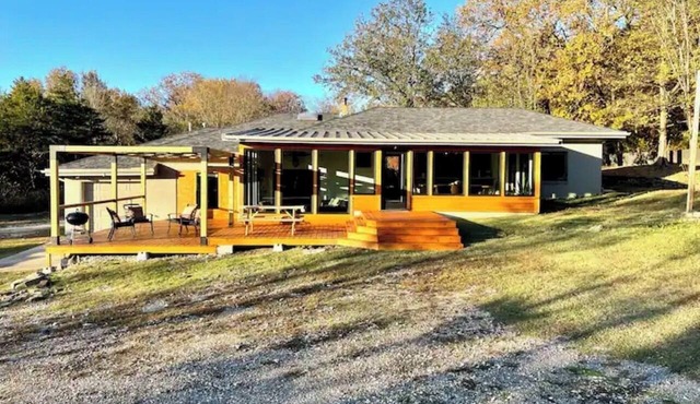 Secluded Lakefront Cabin on Tenkiller Lake!