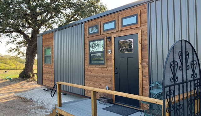 Secluded Ranch Cabin at Possum Well Ranch