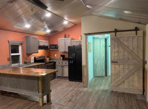 Secluded Ranch House Cabin in Eminence Ozarks in Eminence