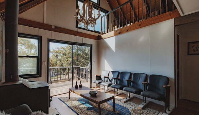 Secluded rustic 3-bedroom cabin on private land in Dunlap