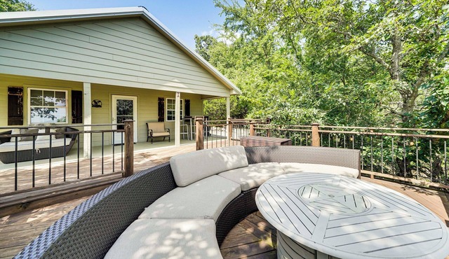 Secluded Tuskahoma Retreat w/Deck & Views!