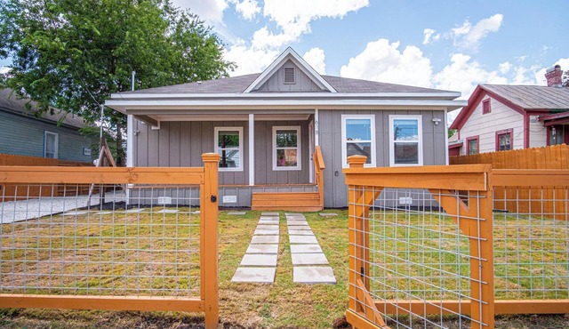 Seize the Moment! 4BR/3BA Gem w/Downtown Views!