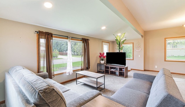 Serene Devils Lake House w/Deck + Fire Pit! in Devils Lake