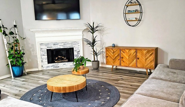 Shadow Creek Ranch 4 bedroom 2 bathroom with POOL. Pet friendly