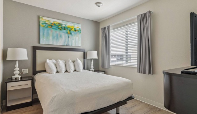Simplicity At the Rim 1403 I Comfy 1 Bed 1 Bath