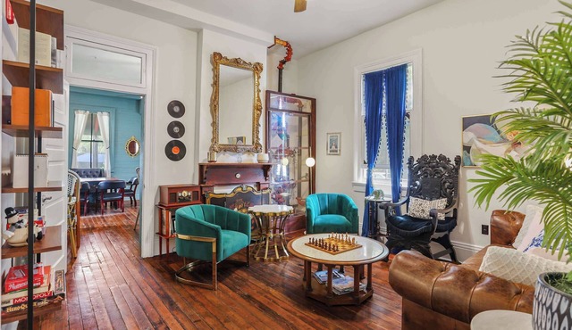 Site 61 Historic Guesthouse - 9 Rooms, 13 Beds