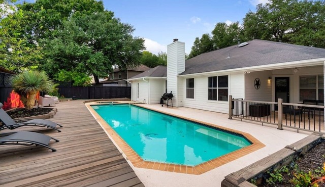Sleek Designer Home: Pool, Hot Tub & Game Room