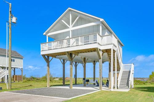 Sleek Home w/Community Perks on Bolivar Peninsula