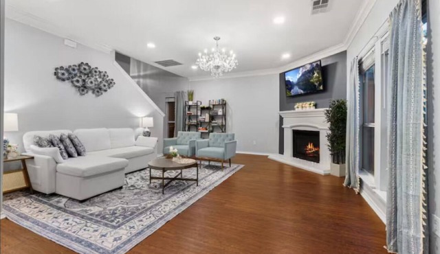 Sleeps 12 - Game Room - Fire Pit - Handmade Library