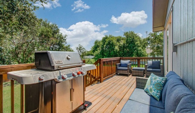 Sleeps 8 | 20 Min to Galveston | Gated | Grill