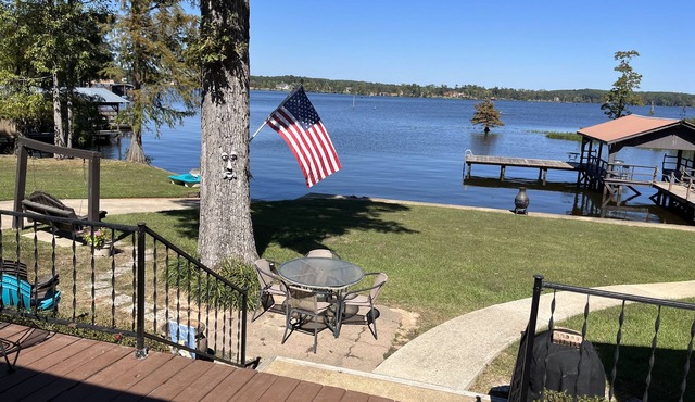 Small Families and Fishermen welcome! Boat ramp/fire pit/kayaks.
