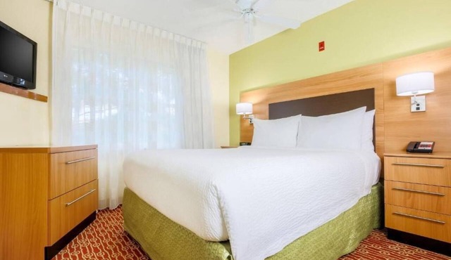 Sontesta simply suites