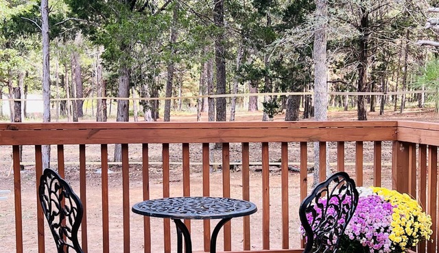 Sophie’s cabin - In lost Pines! 2mi to Bastrop Lake in Bastrop