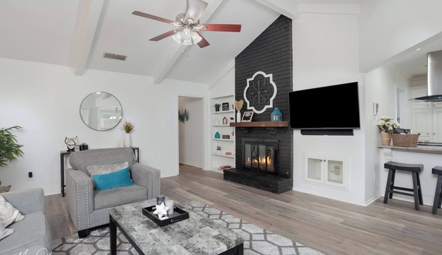 Southern Comfort Retreat: King Bed, Near LSUS & Barksdale AFB, Fast wifi.