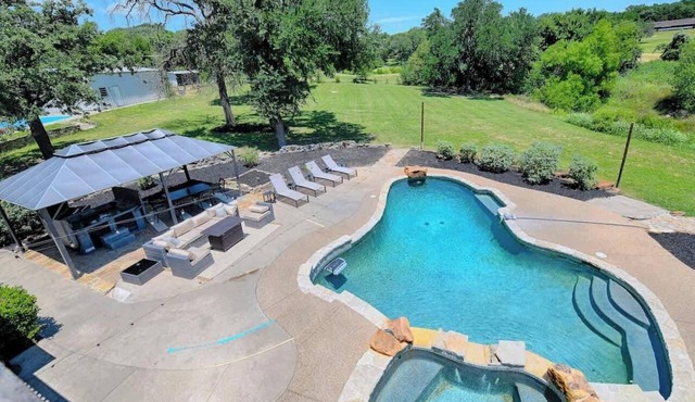 Spa Pool, 18 miles to Dickies, Gamerooms, Hot tub