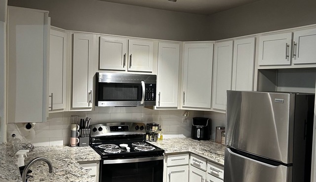 Spacious 2BR Near Lake Houston, Wi-Fi + Free Parking