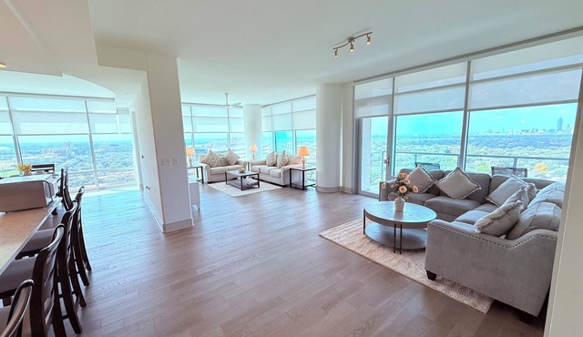 Spacious 3-bedroom apartment Near MD Anderson With Shuttle service.