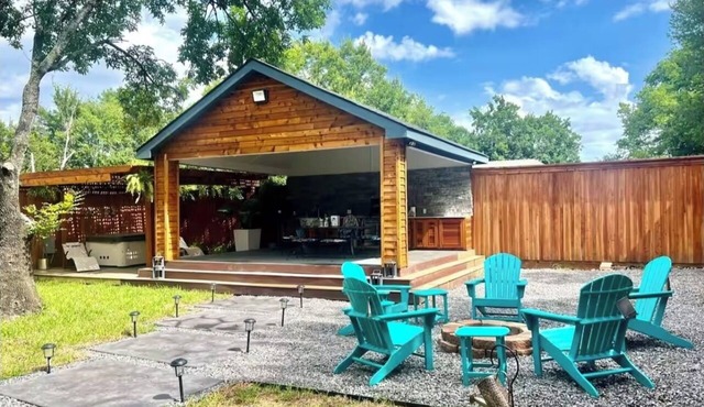 Spacious 4-bedroom house with Hot Tub in beautiful Balch Springs with AC, WiFi