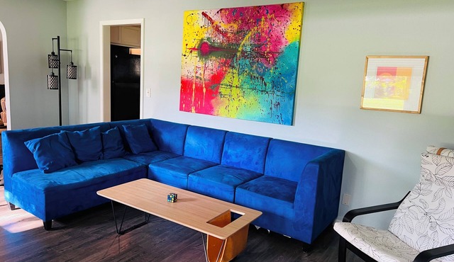 Spacious 4bedroom in charming downtown Bastrop for gathering w family & friends in Bastrop
