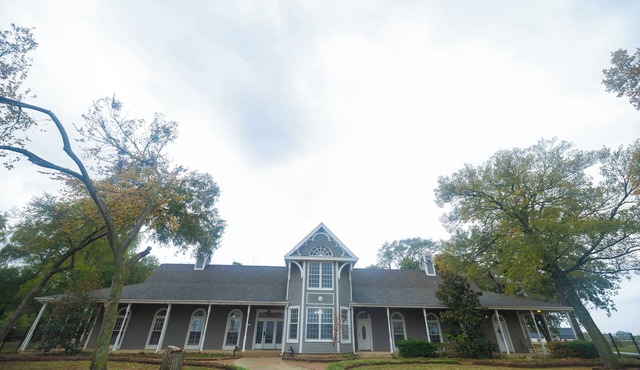 Spacious 5-bedroom Ranch house in Aubrey with WiFi and AC in Aubrey