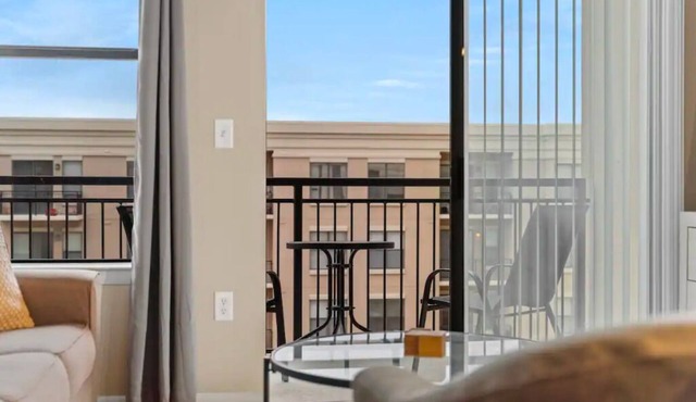 Spacious Apartment In Beautiful Uptown Dallas!