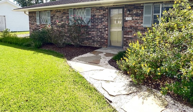 Spacious family home with plenty of amenities right off I-10.