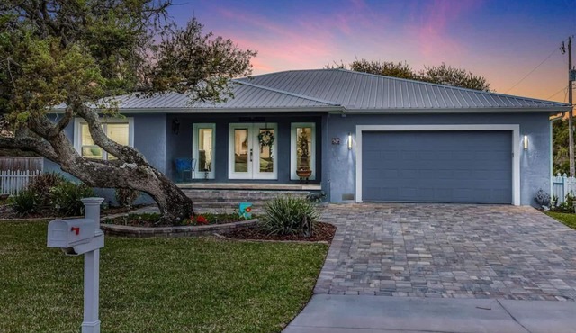 Spacious High Quality New Home - 1 Block to the Beach - 1 Pet Friendly in St. Augustine