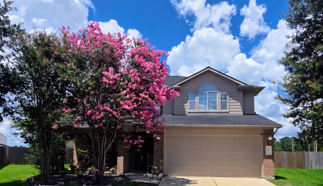 Spacious Home Near The Woodlands & Airport! Perfect For Work, Fun, Relaxation.