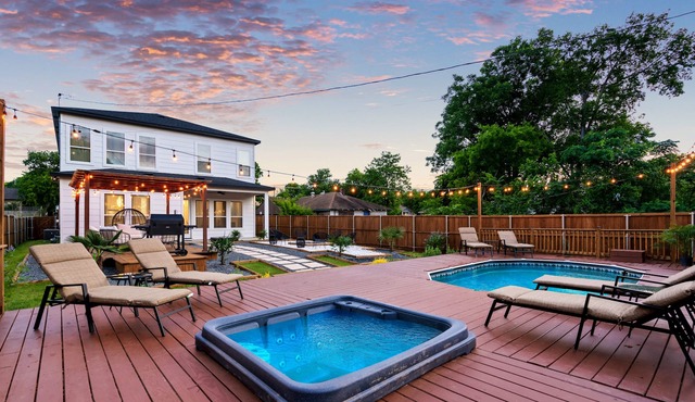 Spacious Home with Big Backyard, Jacuzzi, and Pool Bishops Art District & Dallas
