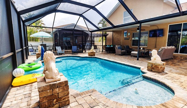 “Spacious Home wPool Sleeps Family Getaway ☀️” in Apollo Beach