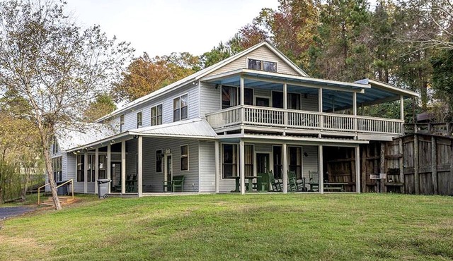 Spacious Lakeview Triplex Cabin with Water Park Access Near Zwolle, Louisiana