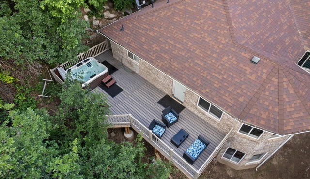 Spacious Mountain Hideaway 4 BD 3 BA W/Hot Tub in Ogden