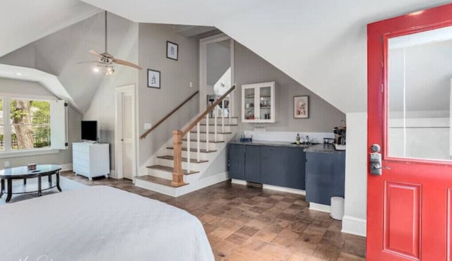 Spacious Private Apartment