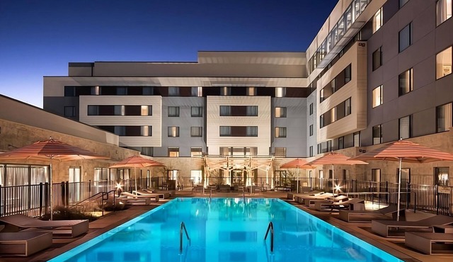 Spacious Room w/Relaxing Outdoor Pool, Rooftop Bar, & Modern Amenities