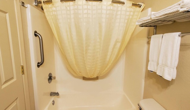 Spacious Suite in Hotel in McAlester