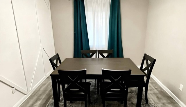 Spacious World Cup home! Minutes from AT&T Stadium. Groups welcome