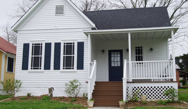 Spoetzl Haus, Historic Cottage 4 blocks from Spoetzl Brewery